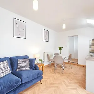 https://little-treasure-whitby.yorkshirehotels.net