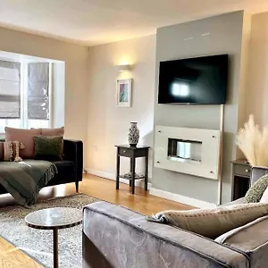 Holiday home 3bed House With Parking Short Walk To Centre, Bath
