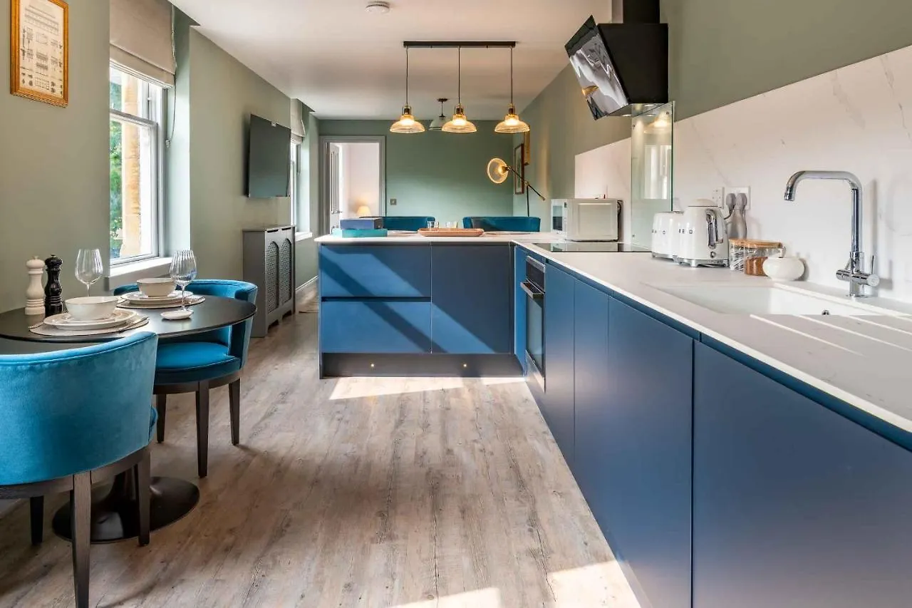 Stylish Modern 1 Bedroom, City Centre Bath Apartment